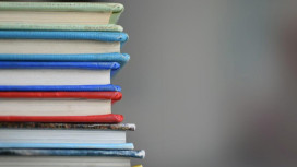 В Кольчугино детям пришлось учиться в разваливающейся по кирпичикам школе