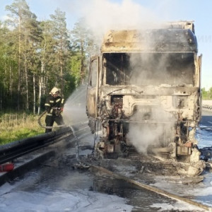 На М-7 под Вязниками загорелась фура