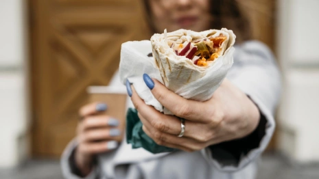 История об отравлении 33 человек шаурмой во Владимире дошла до Бастрыкина