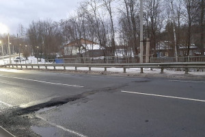 Меленковское ДРСУ наказали за ямы на мосту в деревне Тургенево