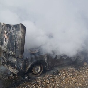 Во Владимирской области огонь уничтожил два автомобиля