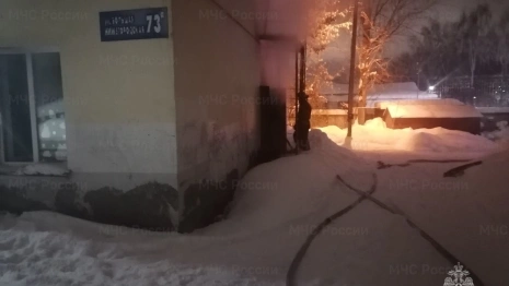 С пожара на Большой Нижегородской эвакуировали 16 взрослых и 4 детей