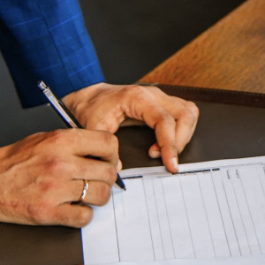 Во Владимирской области троих судебных приставов обвинили в служебном подлоге