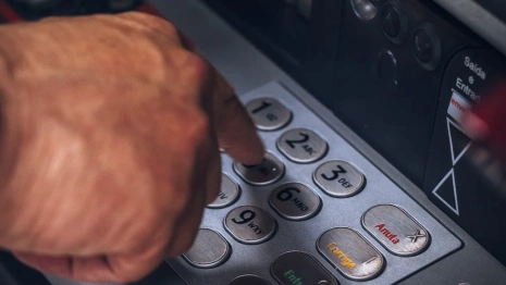 Во Владимирской области 19-летний москвич обманул бабушку на полмиллиона рублей