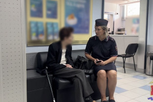 Владимирские полицейские остановили бабушку от перевода 3 млн рублей мошенникам