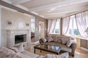 В центре Владимира выставили на продажу квартиру за 40 млн рублей