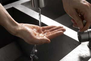 Падение опоры ЛЭП на трубы в Гороховецком районе оставило жителей без воды