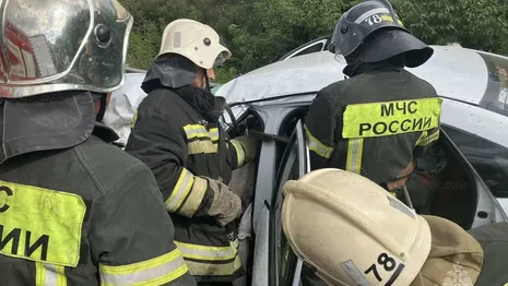 Во Владимирской области столкнулись 3 автомобиля и рейсовый автобус