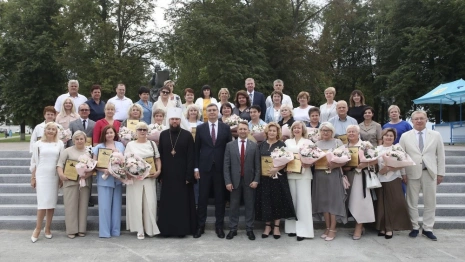 Во Владимире наградили 18 выдающихся педагогов