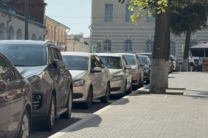 На Девической в центре Владимира асфальт на тротуарах заменили на плитку