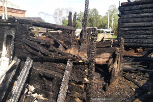 Пострадавшей в страшном пожаре семье в Лакинске подготовили временное жилье