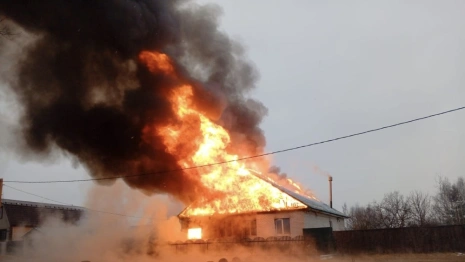 Пострадавший при пожаре в Гусь-Хрустальном районе мужчина отравился угарным газом