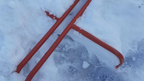 В Коврове ребенок застрял в металлической конструкции на детской площадке