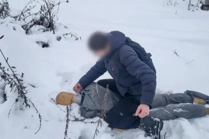 В Гороховце мужчина выбил незнакомцу 6 зубов и заставлял его давать ложные показания