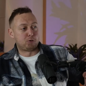 «Компот вонял, люди – шикарные». Комик Нидаль Абу-Газале высказался о Коврове