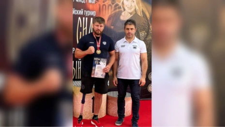 Спортсмены из Серпухова выжали 125 и 230 кг на соревнованиях в Суздале