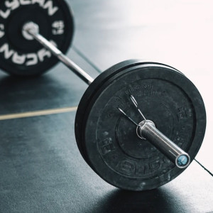 Атлету во время соревнований во Владимирской области на лицо упала тяжелая штанга