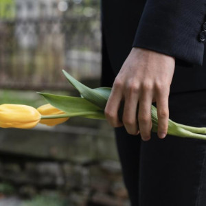 Ритуальщиков из Владимира внесли в «черный список» за взятки сотруднику скорой помощи