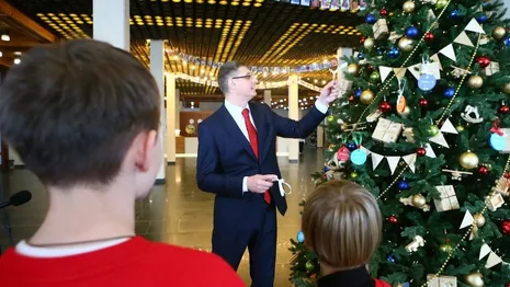 Владимирский губернатор исполнил новогодние желания 5 детей