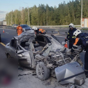 На М-12 во Владимирской области столкнулись легковушка и фура