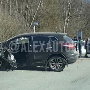 Под Александровом лоб в лоб столкнулись два кроссовера