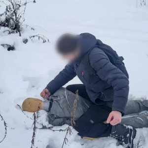 В Гороховце мужчина выбил незнакомцу 6 зубов и заставлял его давать ложные показания