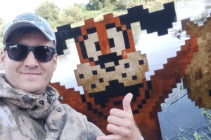 Рыбак нашел затонувший на Нерли арт-объект от Мишкина