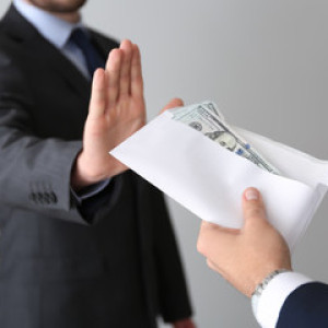 Пьяный москвич предложил 70 тысяч инспекторам ДПС во Владимирской области