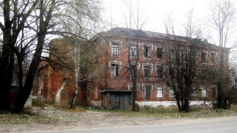 В Гусь-Хрустальном зда­ние старых казарм выставят на торги за рубль