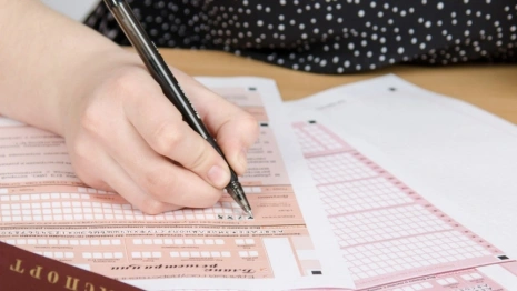 Две выпускницы школ во Владимирской области дважды сдали ЕГЭ на 100 баллов