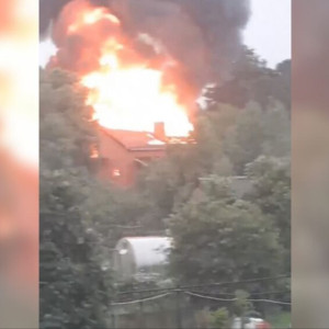 В Камешково в непогоду на одной улице загорелись два дома