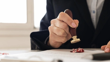 В Муроме выставили на продажу арестованное здание торгово-гостиничного комплекса