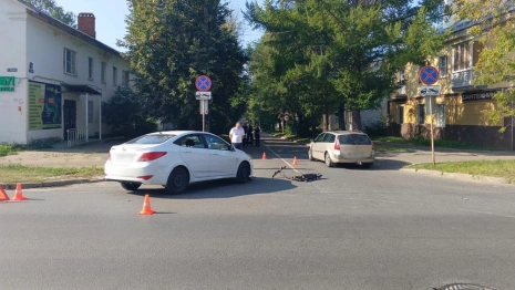 В аварии у «Мегаторга» пострадал 38-летний самокатчик