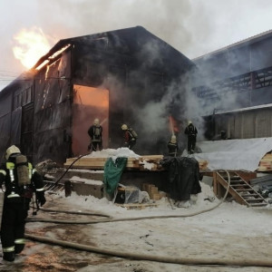Во Владимире загорелся склад