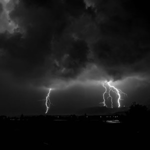 Жителей Владимирской области предупредили о грозе и граде