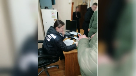 Двое сотрудников Петушинской больницы продали медицинский УАЗ