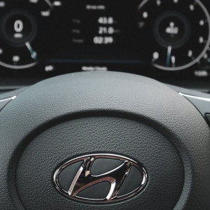 Иномарки для мэрии Владимира поставит экс-депутат горсовета