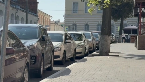 На Девической в центре Владимира асфальт на тротуарах заменили на плитку