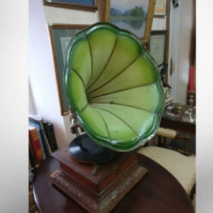 Во Владимирской области выставили на продажу парижский граммофон за 188 тысяч