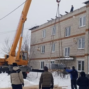 Управляющую компанию оштрафуют за обрушение крыши жилого дома в Лакинске