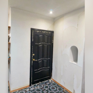 Во Владимире женщина залила дверь в квартиру бывшего мужа монтажной пеной