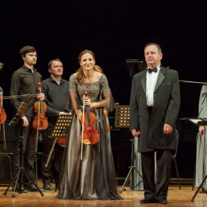 Владимирские солисты Камерного оркестра помогли записать песню известным рокерам