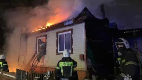 В Лакинске на пожаре в частном доме пострадал человек