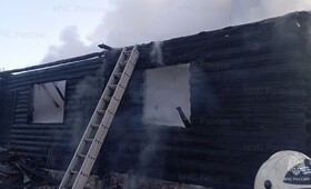 В поселке под Ковровом мощный пожар охватил частный дом