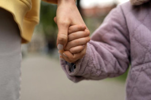 Во Владимире лишенной родительских прав матери вернули троих сыновей