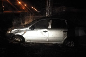 Во Владимирской области машина улетела в кювет и опрокинулась