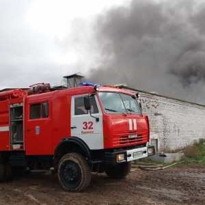 Во Владимирской области потушили крупный пожар на птицефабрике 