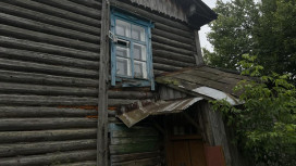 Во Владимире живущую в аварийном доме многодетную семью исключили из очереди на жилье