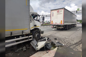 На трассе М-7 под Вязниками в ДТП с двумя фурами пострадал 37-летний водитель