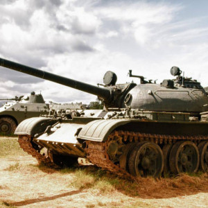 В Лакинске у Вечного огня поставят танк